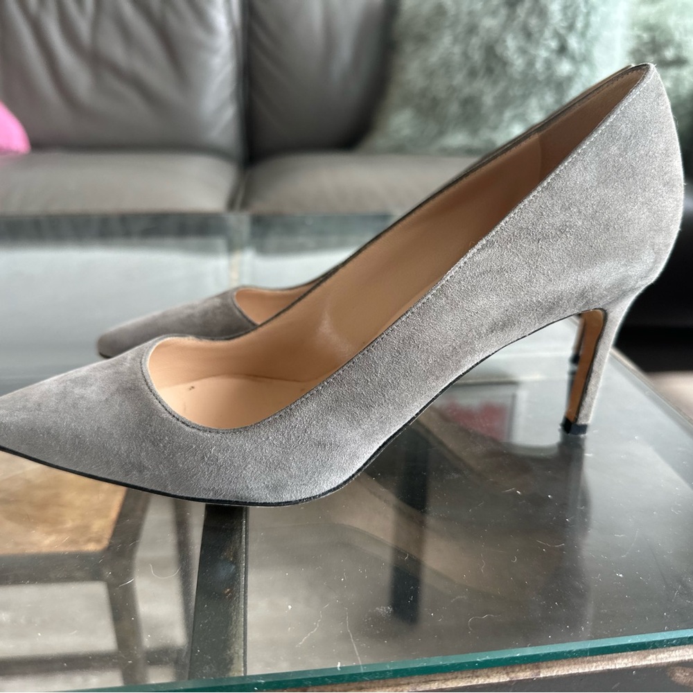 Manolo Blahnik Elegant Gray Suede Pumps 36.5 - Picture 4 of 9